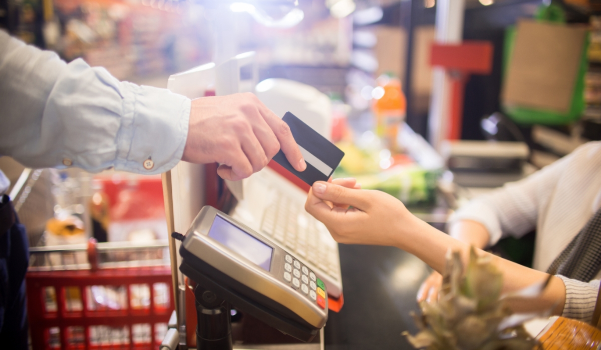 ¿Qué beneficios tienes al usar tarjetas de crédito en tus compras?