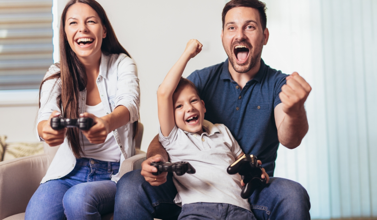 Descubre las ventajas de jugar videojuegos con tus hijos